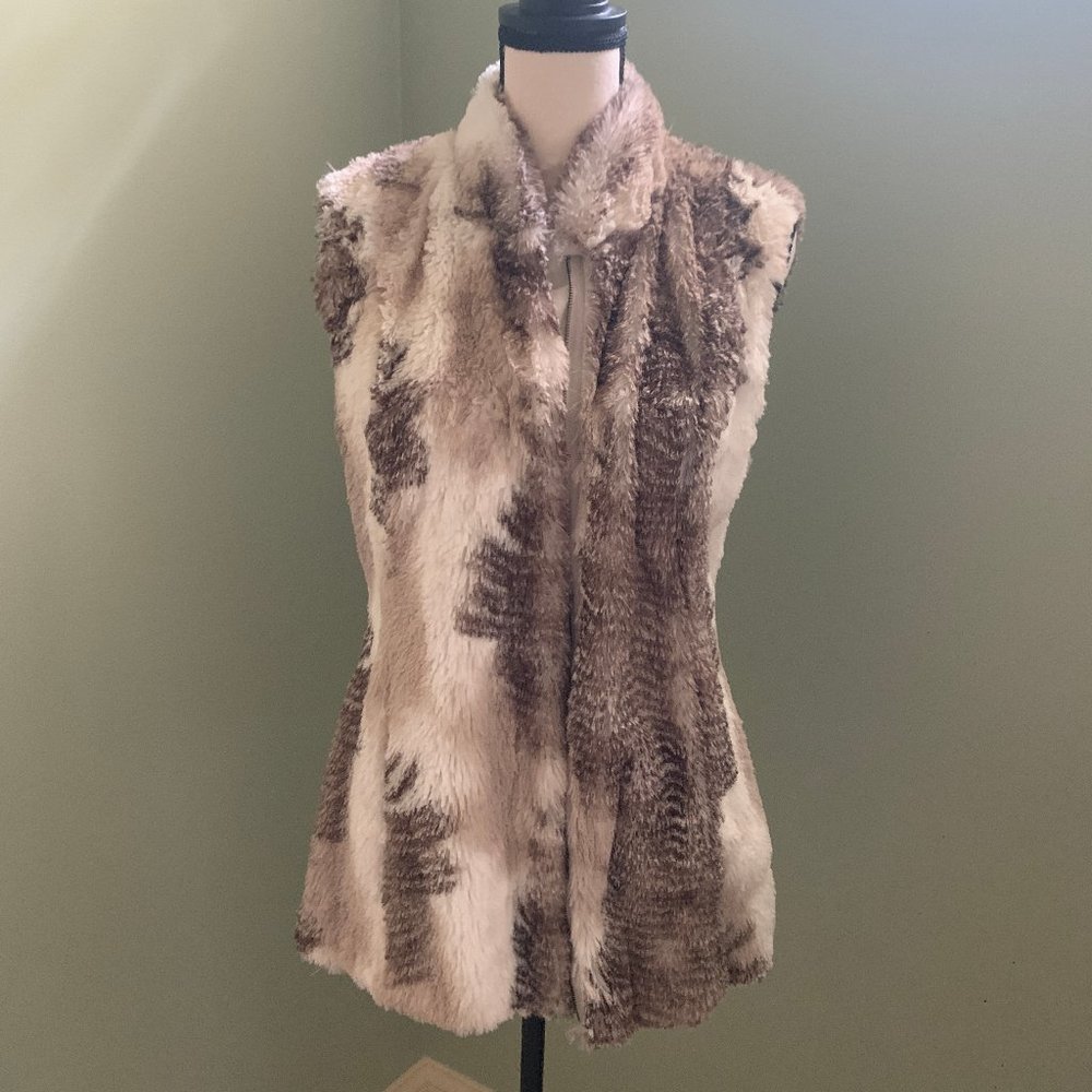 NWOT CAbi brown/white faux fur vest